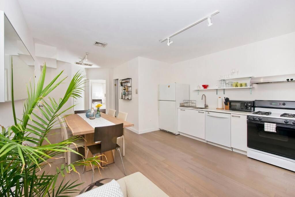 Appartement Beautiful Bright Renovated 2br With A Balcony- Sleeps 5 *
